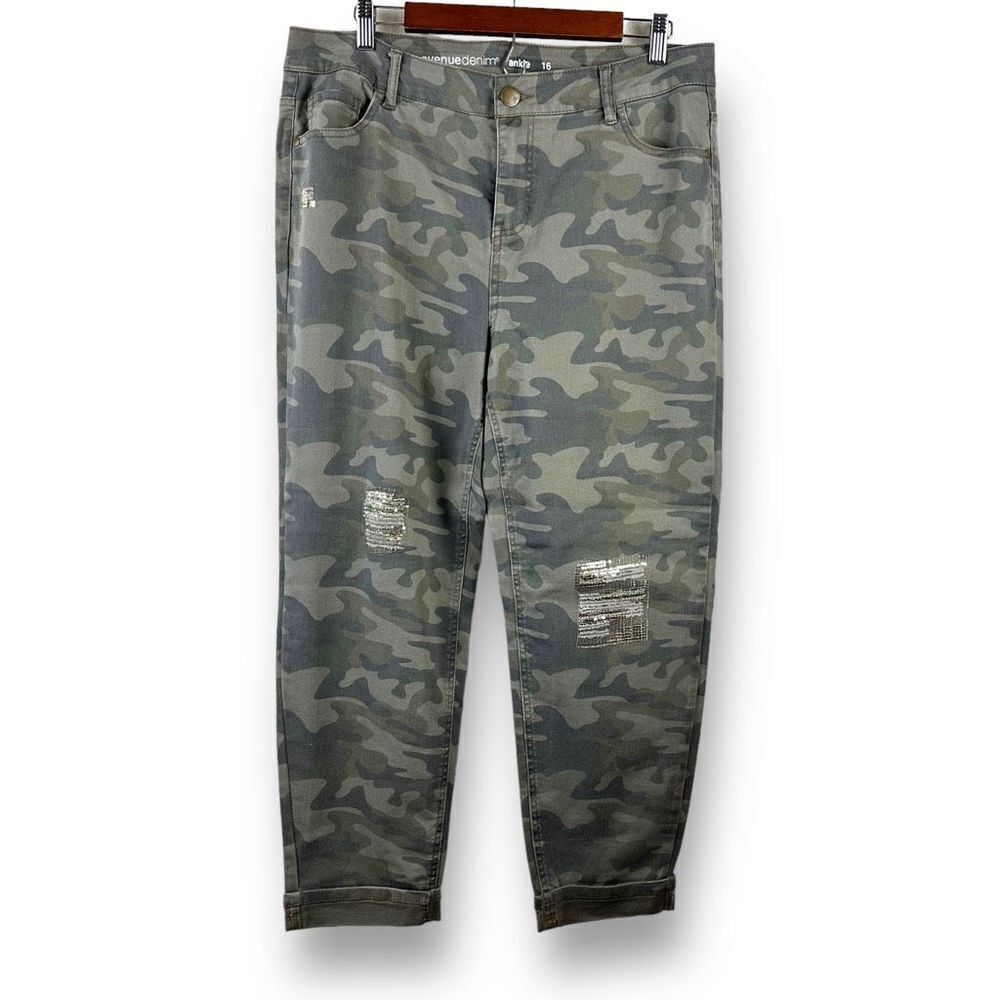 Avenue camo ankle jeans sequin patches size 16
